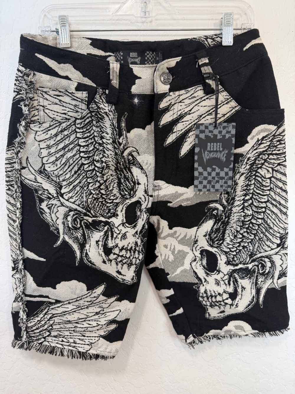 NWT‎ rebels vengeance men’s M fringed Winged Skull Men's Shorts tapestry gothic